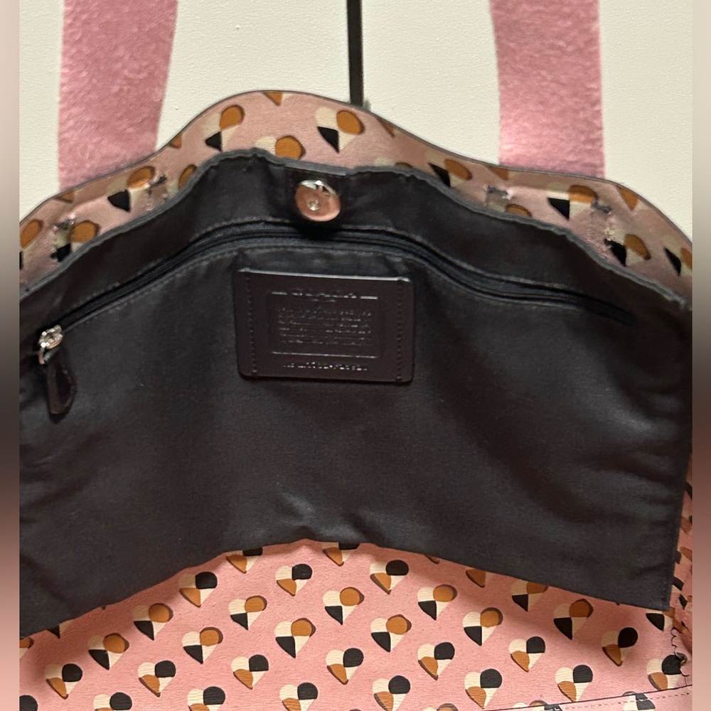 COACH Derby Pebble Leather Large Tote Bag w/Checker Heart Interior - Picture 8 of 11